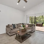 4Br Family Home - Private Pool, Bbq, And Games!