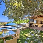 Aqua Mare Villa With Heated Pool