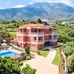 Aqua Mare Villa With Heated Pool