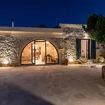 Trialonia Luxury Villa