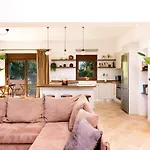 Villa Mika