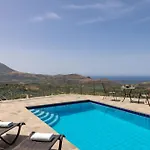 Mariou Hillview Villa With Pool