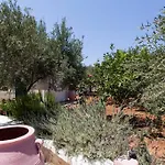 Beautiful Holiday House Near The Sea