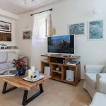 Villa Theta