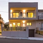Villa Amelia I Free 9 Seater Mini Van & Pool