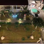Paximadakis Apartments