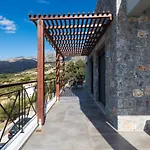Villa Sea-Esta, Adults Only