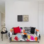 Effie'S Cozy Beach Front Apartment