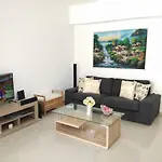 Stylish Home - Comfortable Holidays Near The Beach.