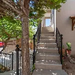 Filia'S Stunning Sea View Apartment