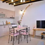 Vama Apartment