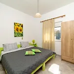 La Stella Apartments