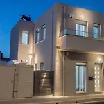 Luxy Apartment A, Near Beach, Private Parking