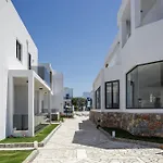 Golden Bay Boutique Hotel & Bungalows