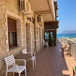 Molos Beach Rooms