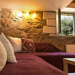Pause Serenity House Into Olive Groves