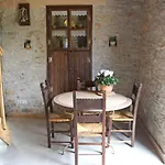 Laini Guest Houses