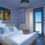 Coast Suite-Luxury Central Beach House