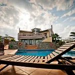 Villa St. Nicolas & Theano
