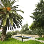 Christos Apartment With Pool