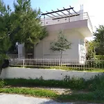 Thanasis Villa