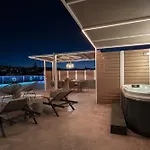 Dolphin Luxury Apartments