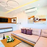 Perla Villas With Heated Pool