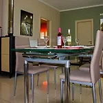 Lydia'S Apartment