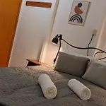 Apartment With Laundry Near Beach And Park - 2 Min Walk