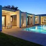Red Oak Tree Villa