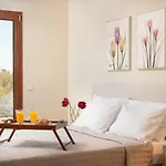 Villa Etesians Heated Pool & Jacuzzi