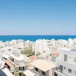 Penthouse Studio In Centre With Seaview