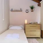 Central Penthouse In Quiet Neighborhood Near Sandy Beach
