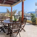 Central Penthouse In Quiet Neighborhood Near Sandy Beach