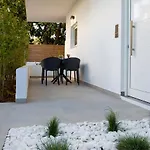 S U E N O - Studios And Apartments, With Shared Pool