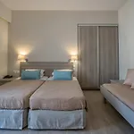 Icarus Suites & Apartments By 