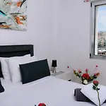 Luxury Lake View