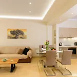 Melia Deluxe City View Apartment