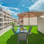 Fully Renovated Apartment In The City Centre With Roof Garden! 3 Minutes From The Bus Station And 6 Minutes From The Old Town