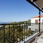 Villa Mahin With Pool And Sea View