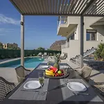 Anastasia Luxury Villa With Private Swimming Pool