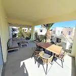 Mousai Apartment Walking Distance To The Beach