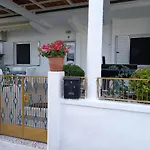Alexandros Cosy House For Family Vacation