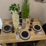 Suita Flat