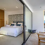 Talise II Modern & Luxury Suite Just 2 Minutes From The Beach