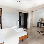 Villa Serenity - Heated Pool