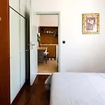 Ellis Residences
