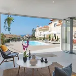 Sea View Villa With Private Pool Close To The Beach