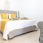 Bright & Stylish Apartment In Heraklion