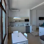 Simon Sea View